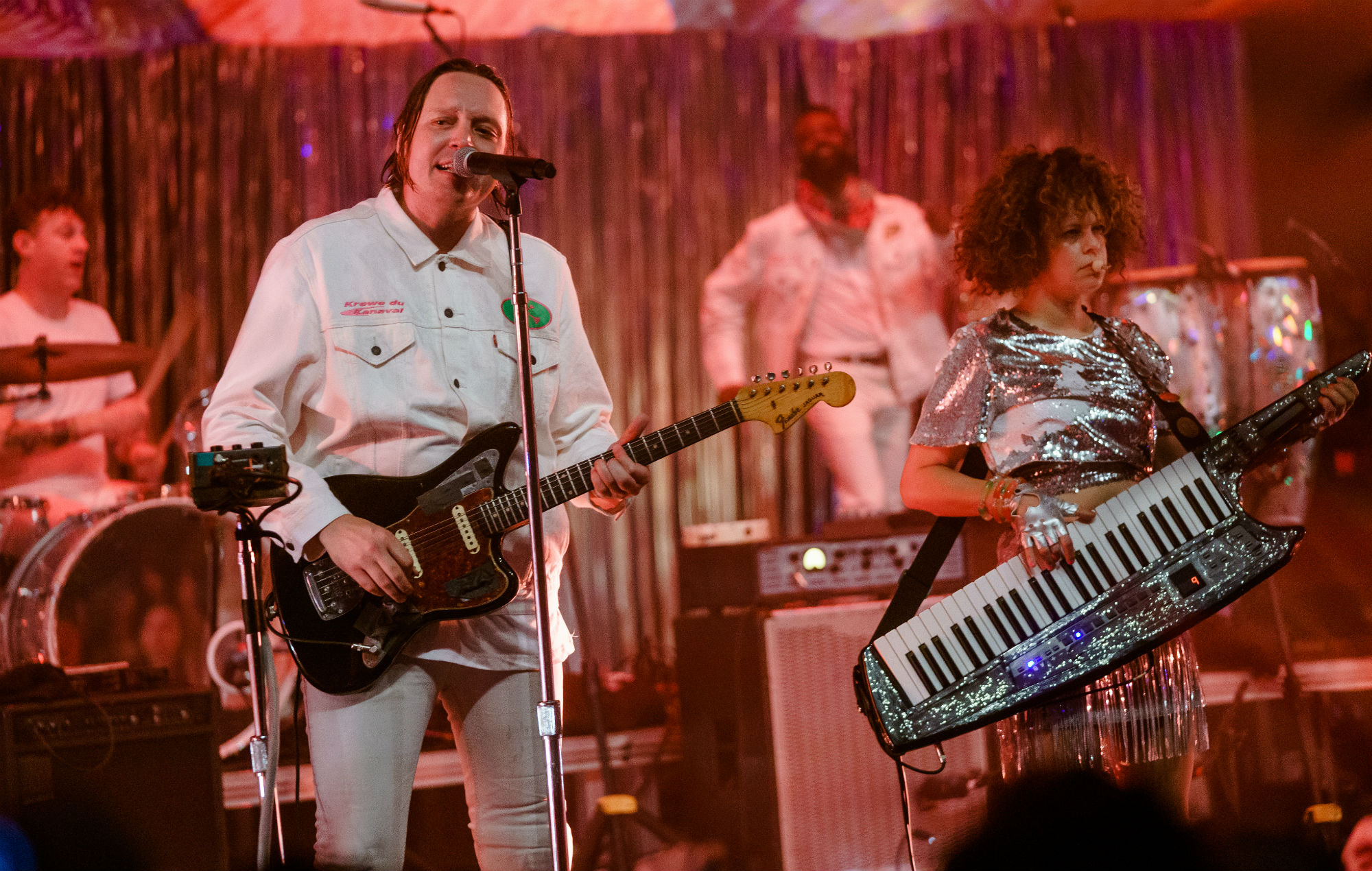 Arcade Fire rallies the youth with new song